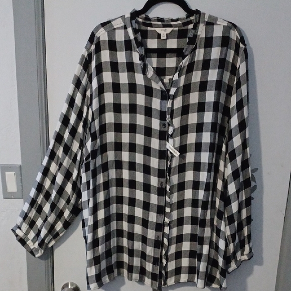 Terra & Sky Tops - NWT Plus-Size Ruffled Buffalo Check Button Up!!!